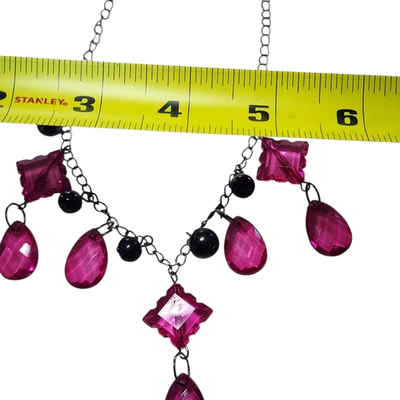 hot pink & black Teardrop statement necklace - Picture 9 of 11